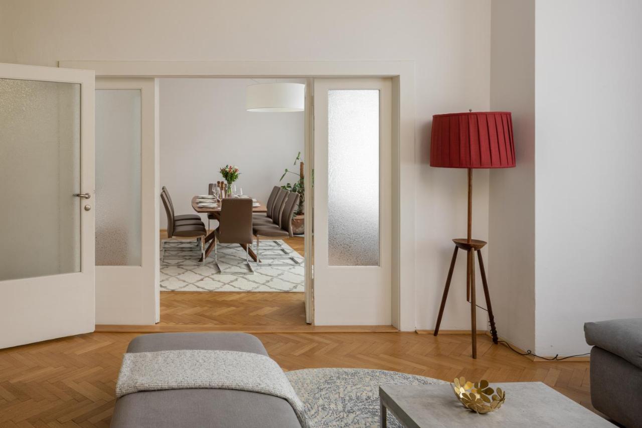 Deluxe Apartment In Old Town By Prague Days Bagian luar foto