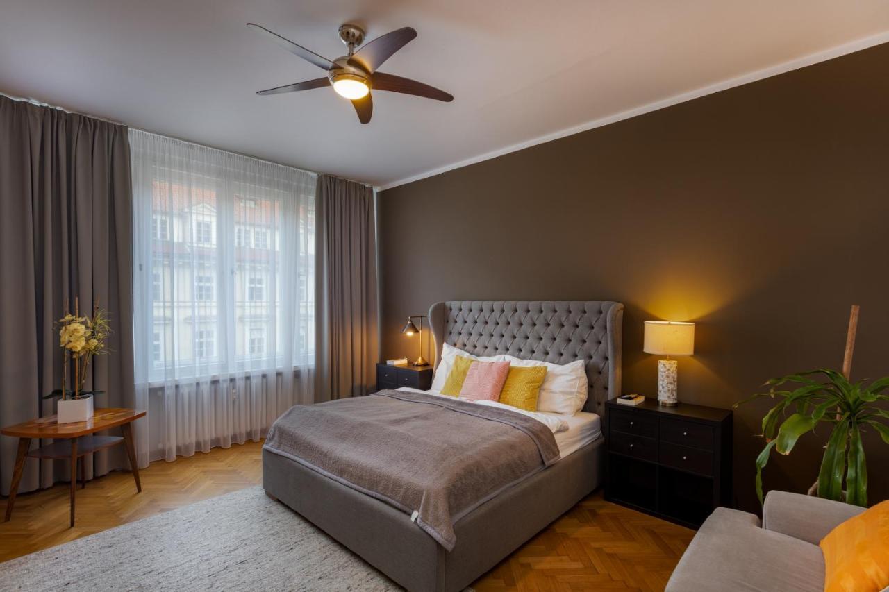 Deluxe Apartment In Old Town By Prague Days Bagian luar foto